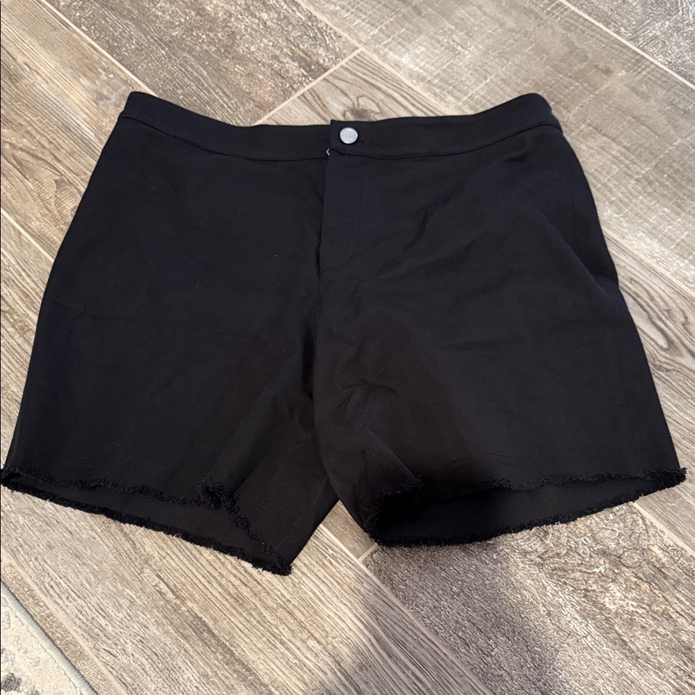 Lysse Black Women's Casual Frayed Hem Shorts size large